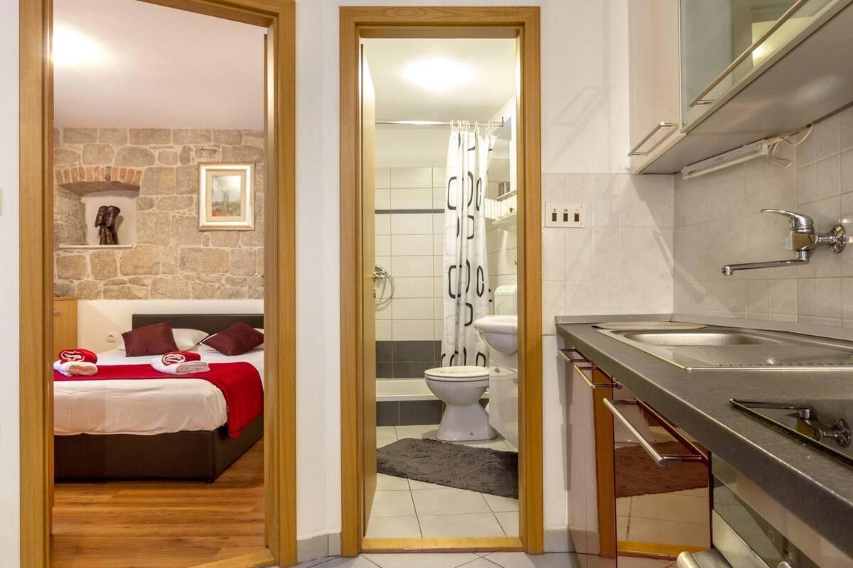 Aparrtment Terra- Combine Beach&Old Town Apartment Split Exterior photo