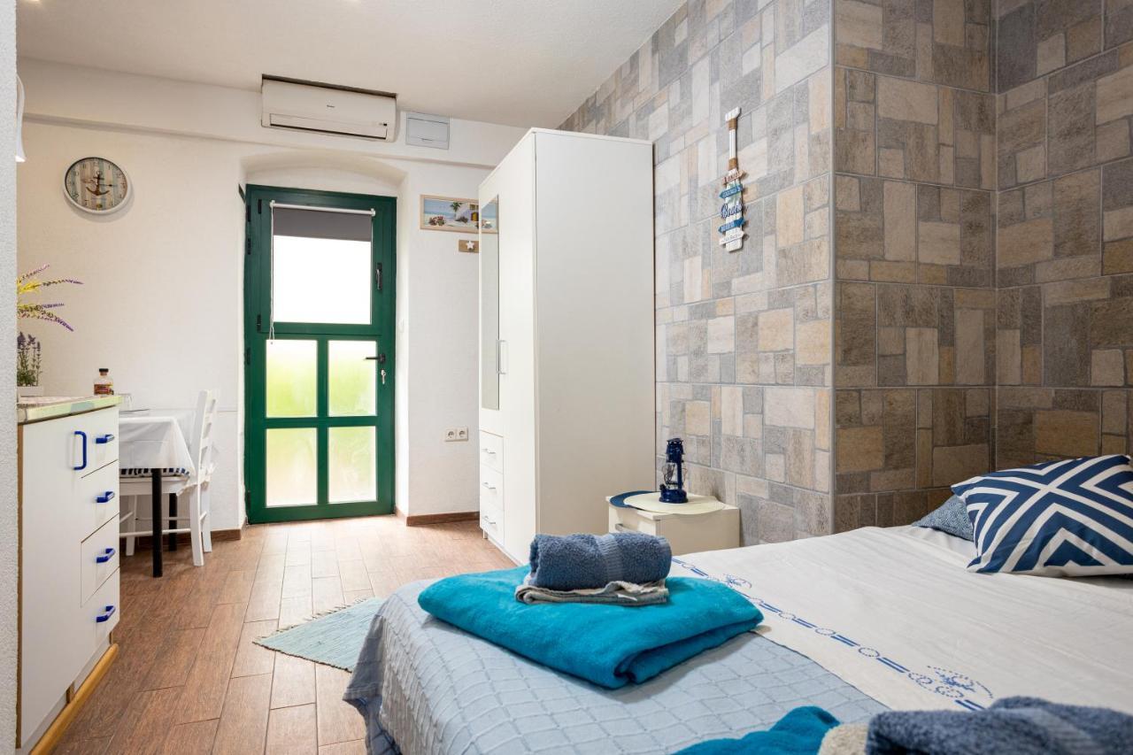 Aparrtment Terra- Combine Beach&Old Town Apartment Split Exterior photo