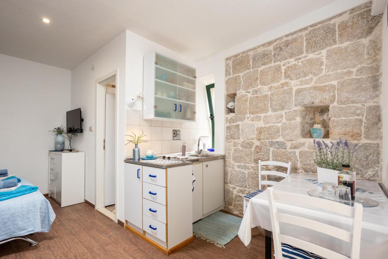 Aparrtment Terra- Combine Beach&Old Town Apartment Split Exterior photo